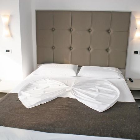 Bb Oasis Bed & Breakfast Шила Екстериор снимка