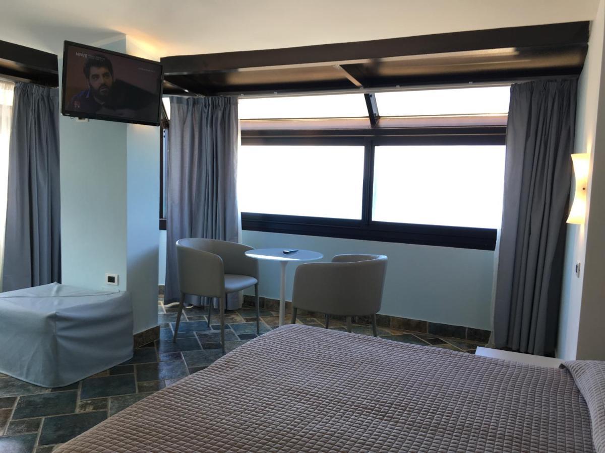 Bb Oasis Bed & Breakfast Шила Екстериор снимка