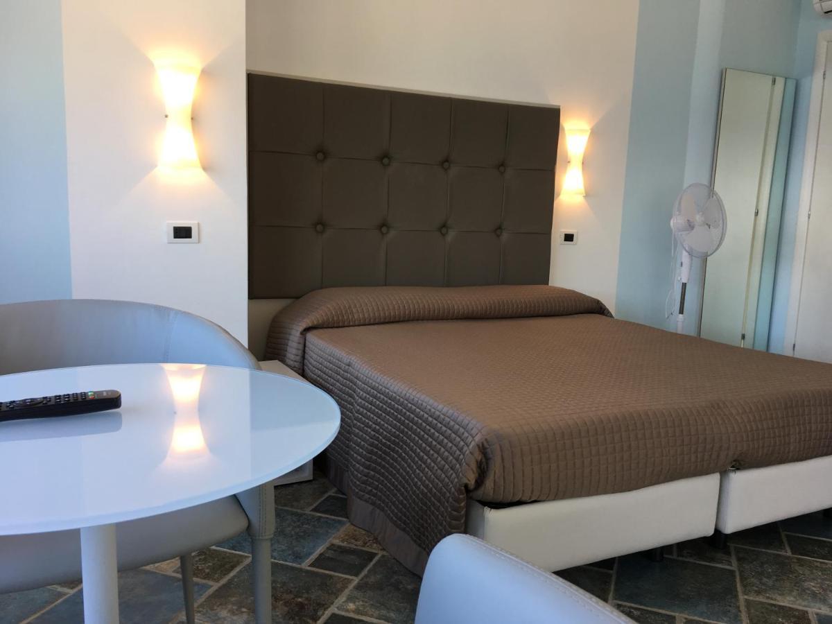 Bb Oasis Bed & Breakfast Шила Екстериор снимка