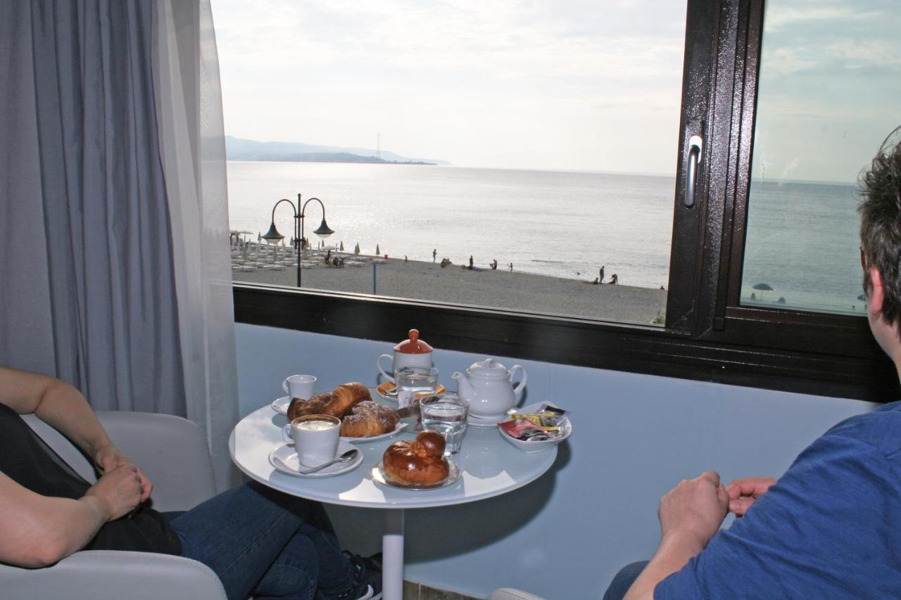 Bb Oasis Bed & Breakfast Шила Екстериор снимка
